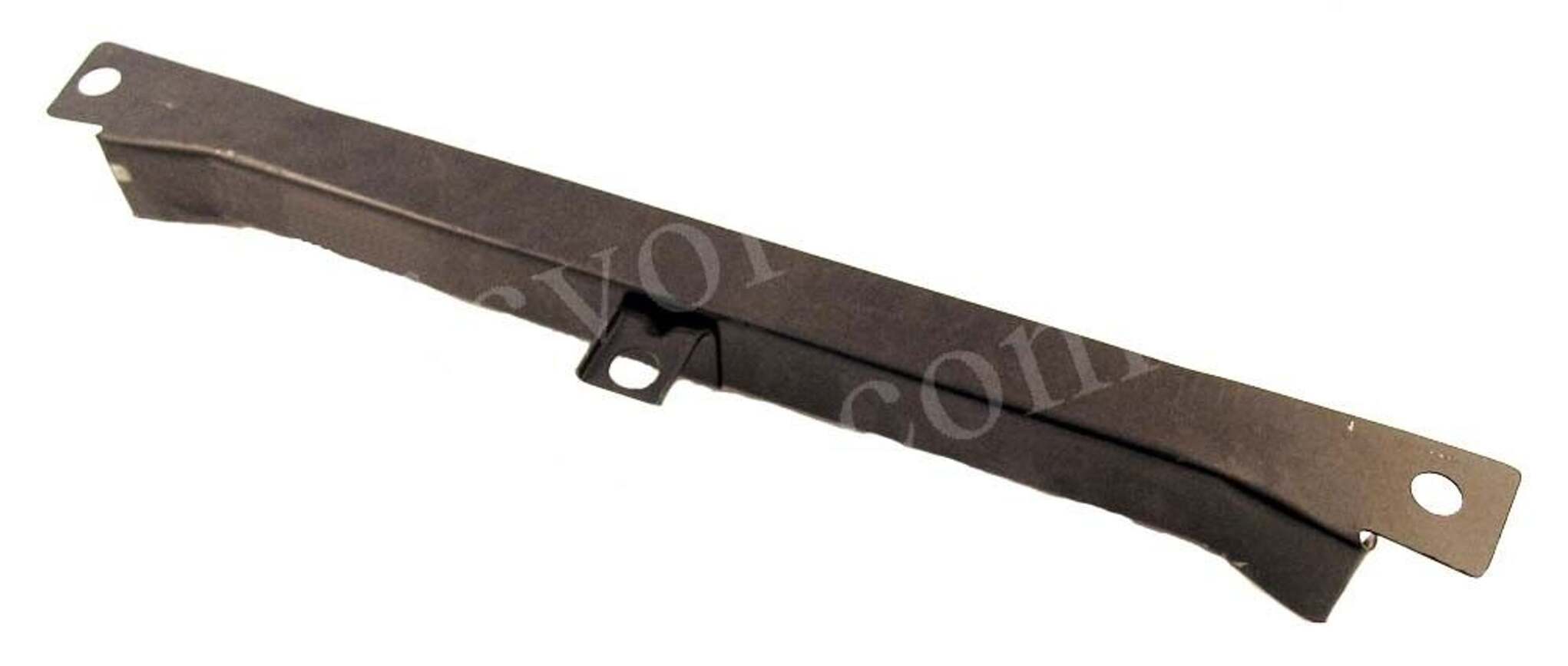 Traverse sous radiateur