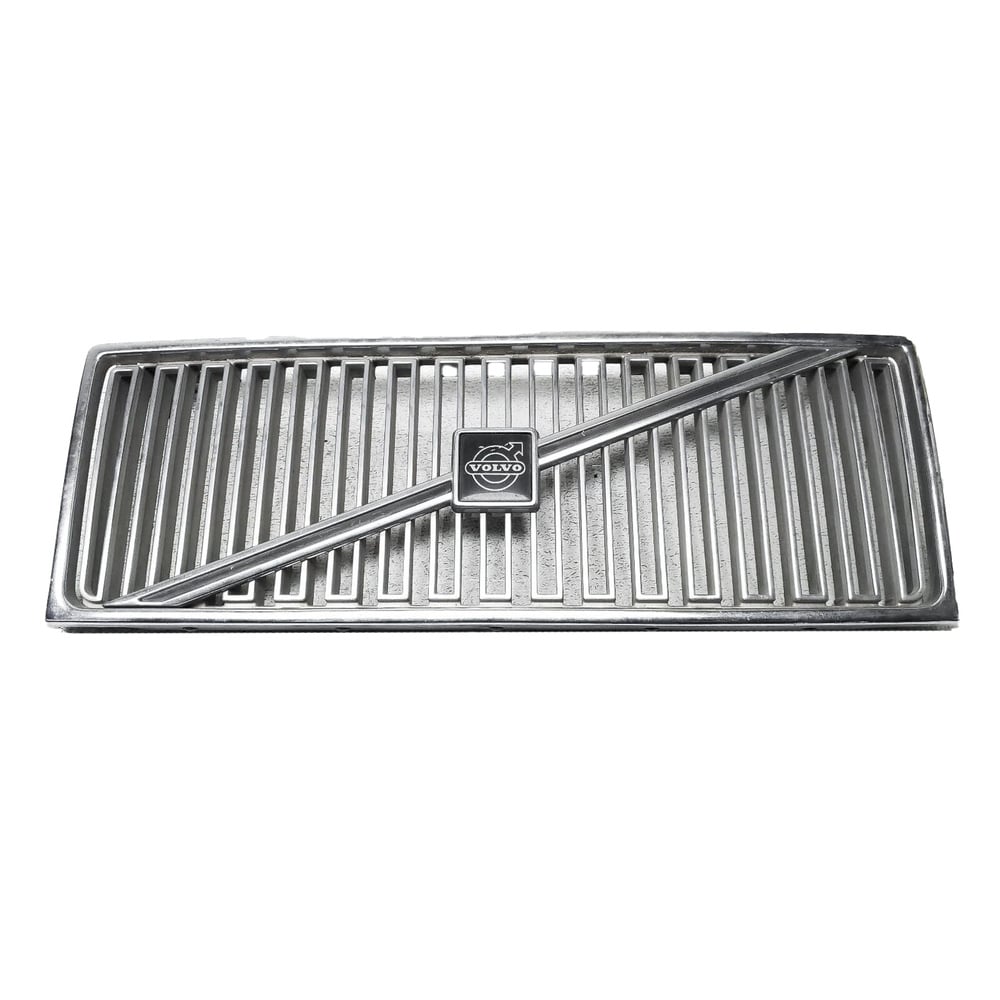 Calandre chromée avec bande et emblème pour Volvo 740 (1984-1989) et 760 (1982-1987).