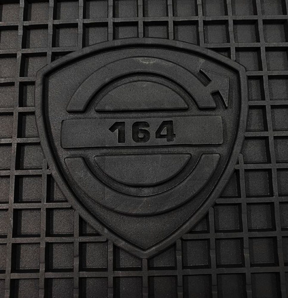Jeu de tapis de sol en caoutchouc noir pour Volvo 164 (1968-1971). — bild 2 av 4