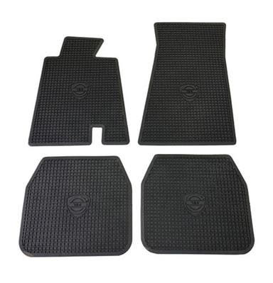 Jeu de tapis de sol en caoutchouc noir pour Volvo 164 (1972).